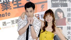 偉晉一開始耍娘太綜藝，演起來像做八大行業。（圖／華視提供）