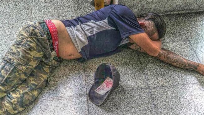 午覺醒後見百元鈔　工人：我不是乞丐