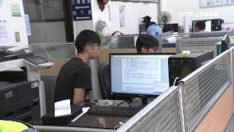 機車起火燒毀整排車　男恐賠30萬元