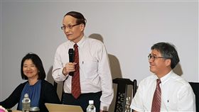 新任故宮院長與媒體茶敘　分享未來願景新任故宮院長陳其南（中）16日下午在副院長李靜慧（左）、黃永泰（右）陪同下出席媒體茶敘，一開始就先花1個多小時簡報他對故宮北部院區及南院的想法。中央社記者鄭景雯攝　107年7月16日