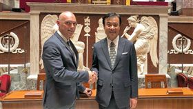 立法院長首例！蘇嘉全訪法國國民議會
圖／翻攝自賽沙里尼（Jean-Francois Cesarini）推特