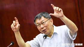 台北市長柯文哲赴市議會備詢。 （圖／記者林敬旻攝）