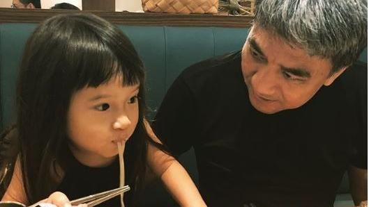 2歲女兒露嫌棄臉！方志友一旁看傻眼