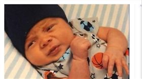 她開車門…怎有烤肉焦味？3月大兒被鎖車內　活活被曬死
圖／翻攝自鏡報