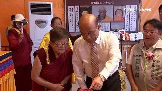 侯友宜四處「當母雞」　蘇貞昌都在這