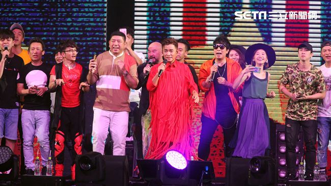 憲哥崩潰了！指男星是「醜八怪領班」