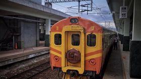 ▲EMU100型自強號「英國阿婆」順利抵達台東。（圖／翻攝自Illsmp鐵道攝影社 臉書）