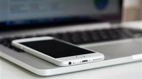 蘋果,專利,iPhone,Mac,筆記,MacBook,無線充電
圖／翻攝自快科技