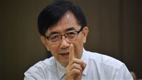 交長吳宏謀看軌道建設　同理心地方需求政府推動前瞻計畫，軌道建設共38項，有部分遭外界質疑不具效益。交通部長吳宏謀表示，減輕軌道建設的財務負擔很重要，但同時，政府要有同理心，了解地方民眾在交通運輸的切身之痛及需要。中央社記者王飛華攝　107年7月29日