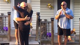 最棒生日禮！色盲爸收矯色眼鏡 首見顏色淚崩（圖／翻攝自YouTube）