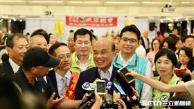 蘇貞昌出席在新北市政府大樓舉辦的黃氏宗親會活動。（圖／蘇辦提供）