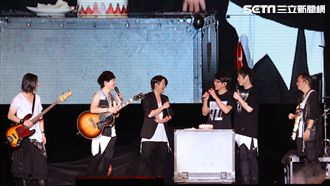 冠佑45歲迎兩大福利　阿信大吃飛醋