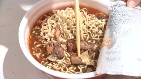 泡麵吃三絕1800