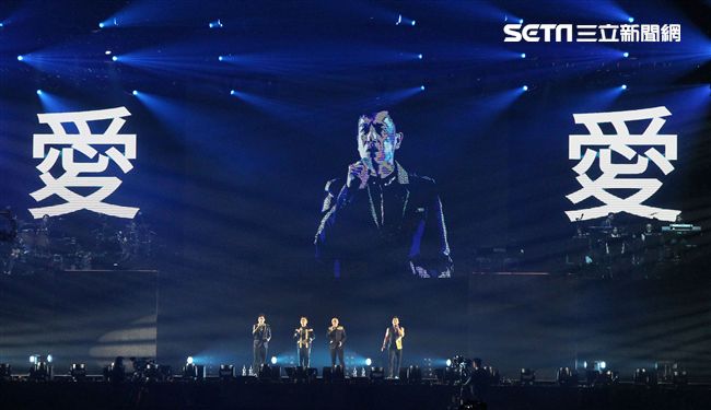 吳宗憲第二場演唱會與咻比嘟華合體演唱很多歌曲。（記者邱榮吉/攝影）