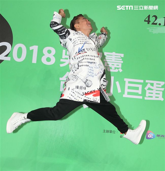 吳宗憲一連兩日在小巨蛋舉辦演唱會圓滿成功落幕，慶功宴有如辦喜宴熱鬧滾滾。（記者邱榮吉/攝影）