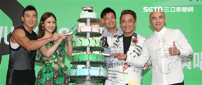 吳宗憲一連兩日在小巨蛋舉辦演唱會圓滿成功落幕，慶功宴有如辦喜宴熱鬧滾滾。（記者邱榮吉/攝影）