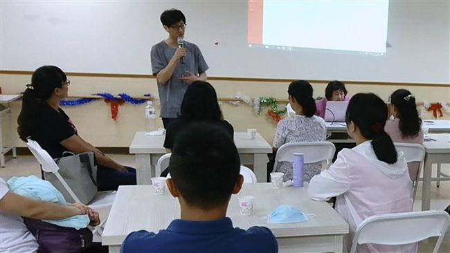 數學博士照服員　熱心服務獲長者喜愛