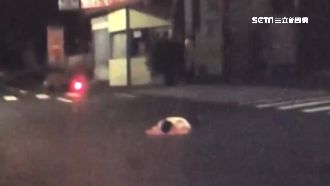 再跑要開槍！騎士拒攔檢緊張自摔仆街