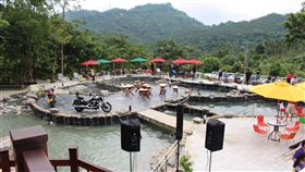 澐水溪溫泉啟用 重機為主題特色