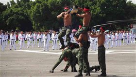 金湯營區實戰操演 7萬人潮見證國軍戰力