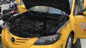 新北市,三重,正義北路,計程車,著火,火警,火燒車,