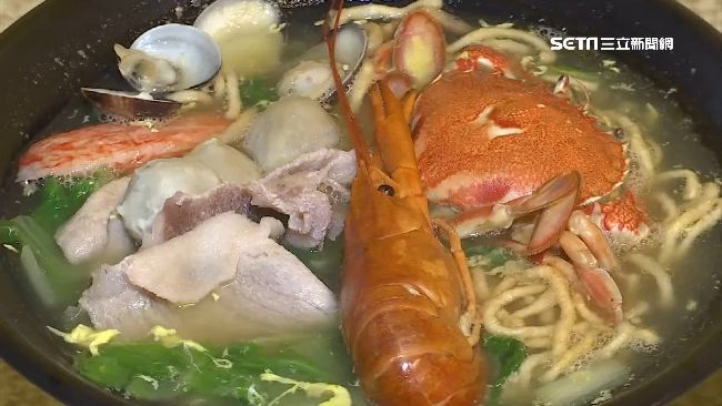 浮誇系鍋燒麵　滿滿海鮮百元有找！