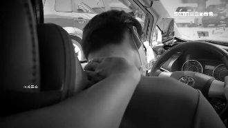 醉男搭小黃偷襲運將　遭逮大喊找媽媽