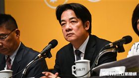 行政院長賴清德召開「 新經濟移民法規劃重點記者會」。 （圖／記者林敬旻攝）