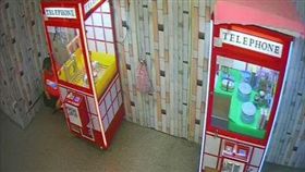 台北,喜宴蟑螂,夾娃娃,大便,拉屎。翻攝自爆料公社