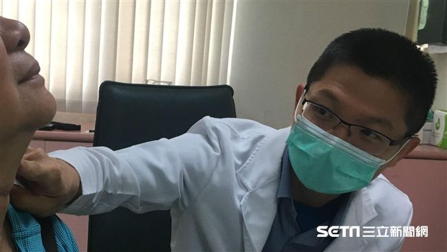 她「喉結」上下跑　就醫竟是舌骨囊腫