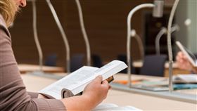 小說,閱讀,研究,美國,社交,壓力,感受,測試,歸屬感,University at Buffalo,Melanie Green 圖／翻攝自Pixabay https://goo.gl/6g5GZU