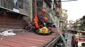 新北市,蘆洲,中山一路,墜樓,老翁,受傷,