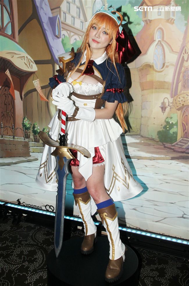 正妹Cosplay周荀Denke。（記者邱榮吉/攝影）