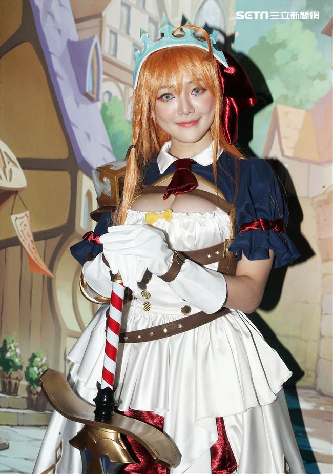 正妹Cosplay周荀Denke。（記者邱榮吉/攝影）