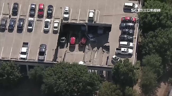 美停車場無預警倒塌　21輛車遭壓毀