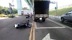 自撞,殞命,同學,騎車,貨車,車速,土城