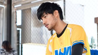 男神蓄鬍變犀利哥　留兩撇自嘲像師爺