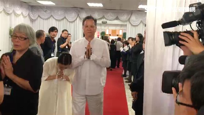作秀？真心？富少爸：是我們永遠媳婦