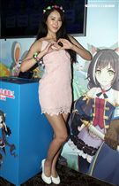 性感正妹夏晴。（記者邱榮吉/攝影）