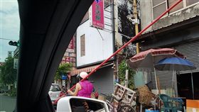 姐夫,金箍棒,竿子,大媽,爆廢公社　圖／翻攝自臉書爆廢公社