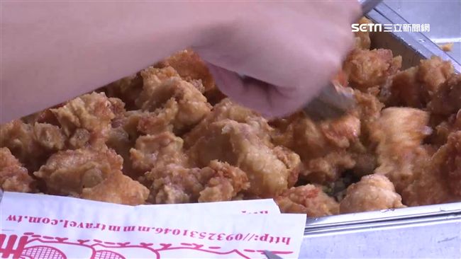 一起鍋8秒搶光　秒殺炸雞攤買氣爆棚