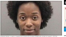 這款母親！遺棄4歲女兒…拋河中慘死
美國,坦帕,遺棄,虐兒,謀殺,溺死,河邊
https://www.cbsnews.com/news/shakayla-denson-charged-murder-accused-of-throwing-jehyra-daniels-in-hillsborough-river-today-live-updates-2018-08-02/