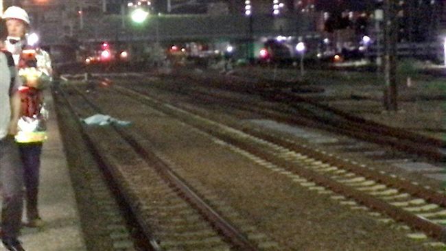 情侶直播跳軌遭輾斃　友：像恐怖電影