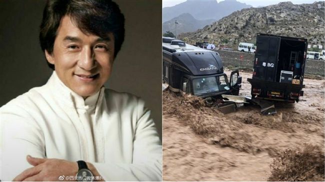 成龍拍片驚傳意外！卡車遭土石流吞噬