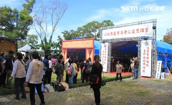 「葉教授」告別式　2千信徒齊聚送行