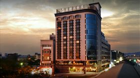 知名飯店餐廳倒　喜宴開天窗新人崩潰
台中,喜宴,五都飯店,欠薪,歇業
翻攝自Google Map