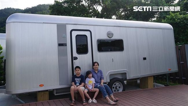 野外星級享受…懶人必睡的豪華露營車