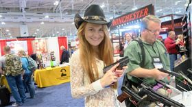 喝酒,俄羅斯,間諜,身份,要員,滲透,搭訕,Maria Butina,正妹 圖翻攝自推特 https://goo.gl/DxpQAs