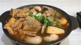 1家4口點1鍋小火鍋　狂嗑7杯冰還怨「店員瞪人」（圖／翻攝自臉書社團《我是永和人》）