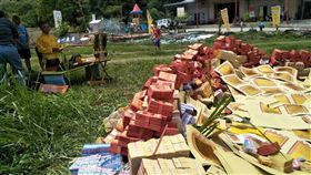 燒金紙被開罰。（取自彰邑武德顯德宮 - 天官五路武財神臉書）